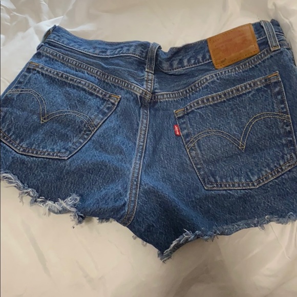 Levi’s shorts - Picture 2 of 2